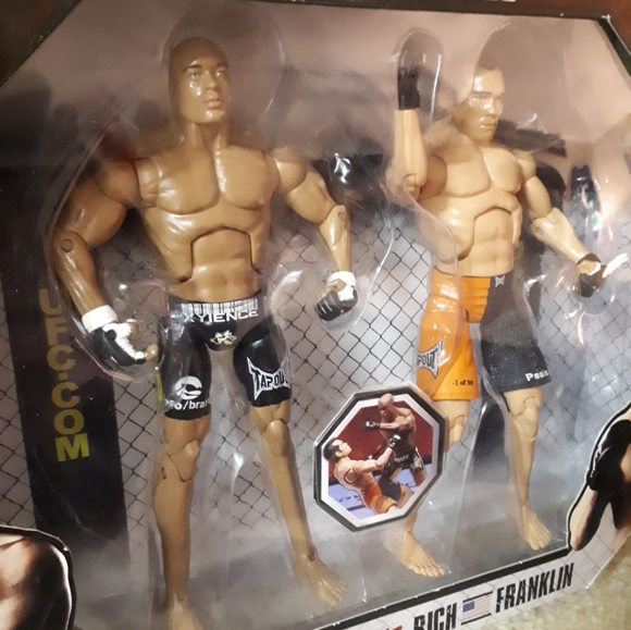 UFC action figures in box - Picture 2 of 6